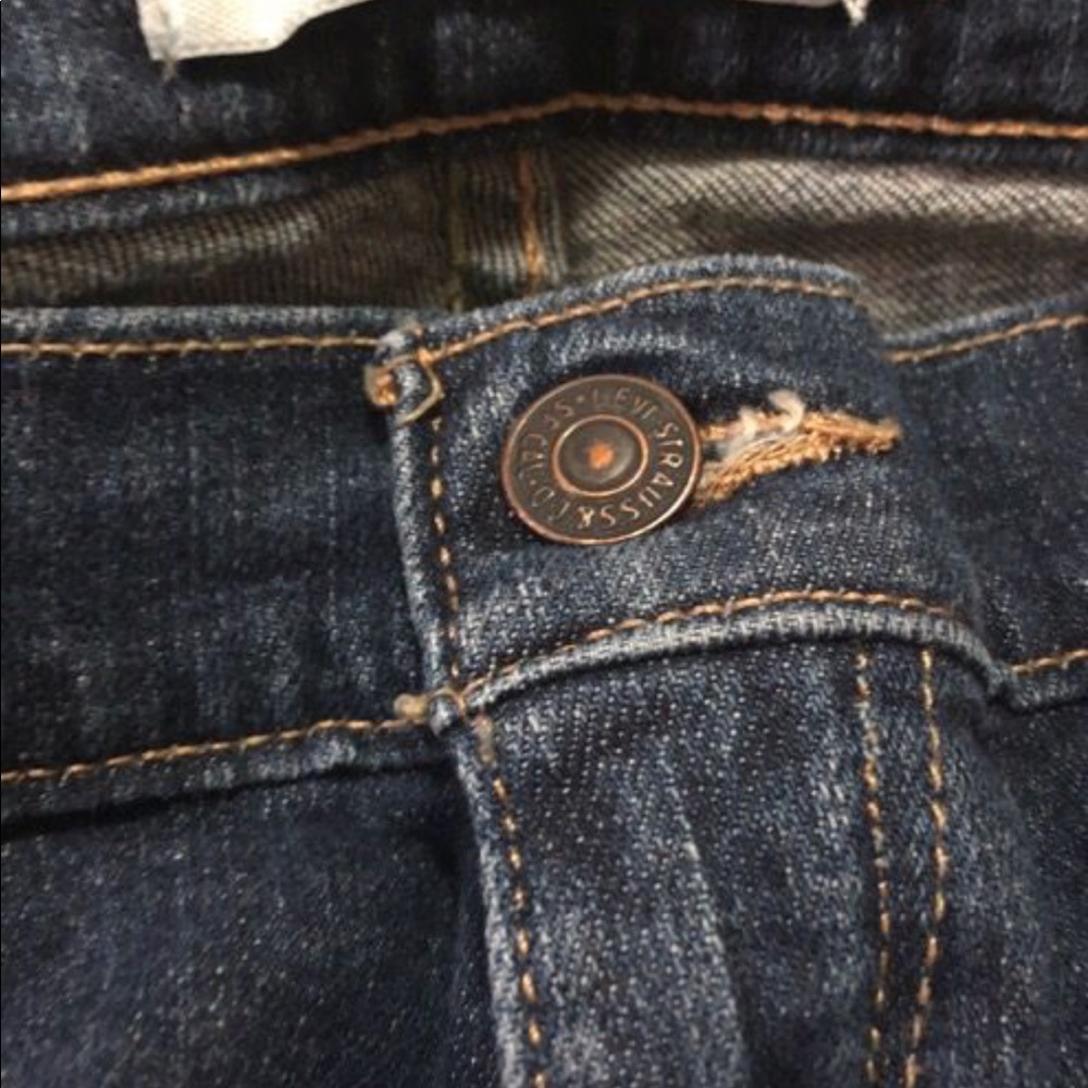 Levis - Picture 2 of 3